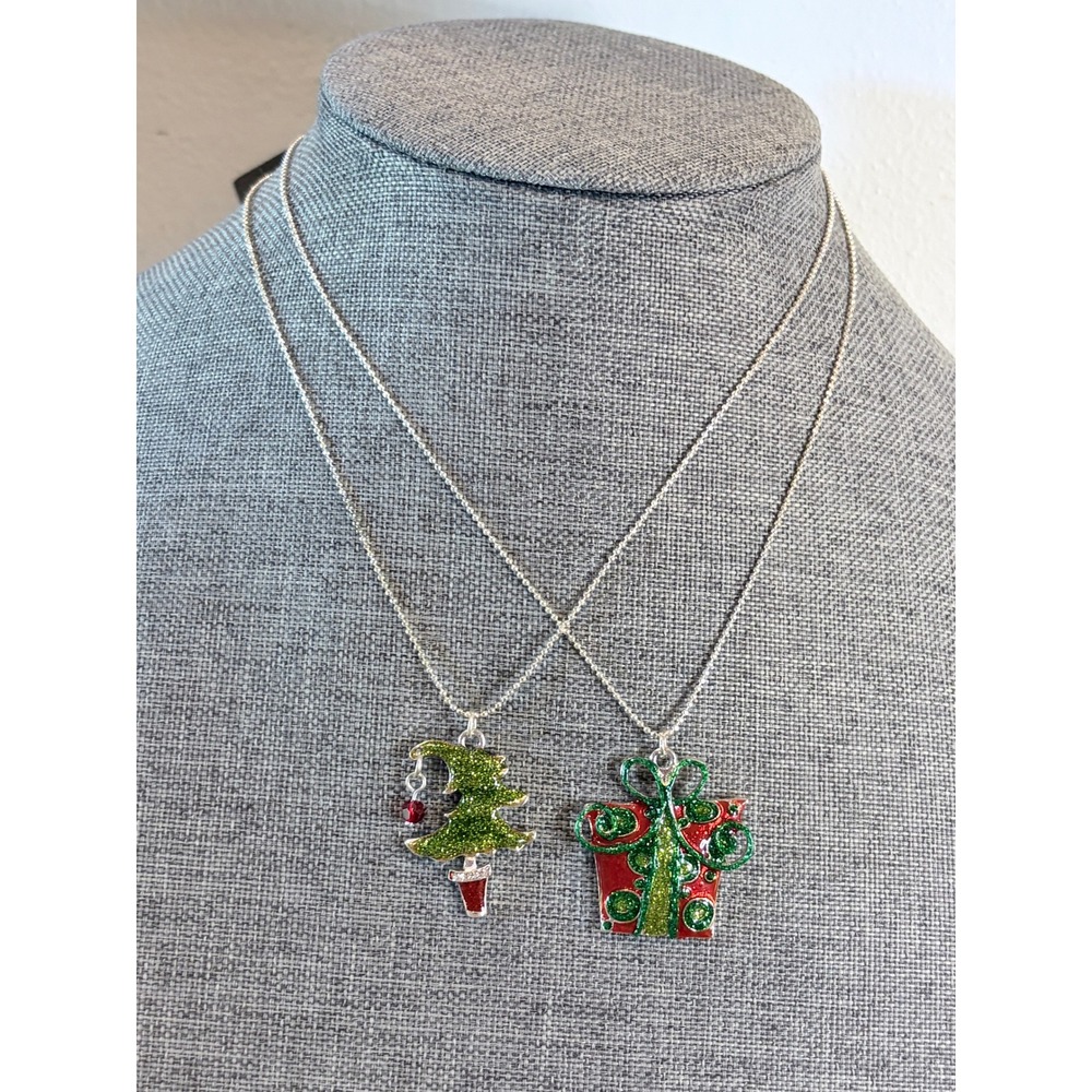 Seasons Christmas Tree & Gift Box Pendant Necklace Set New